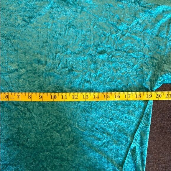 We The Free Green Velour Relaxed Long Sleeve Blouse size small - Picture 8 of 13